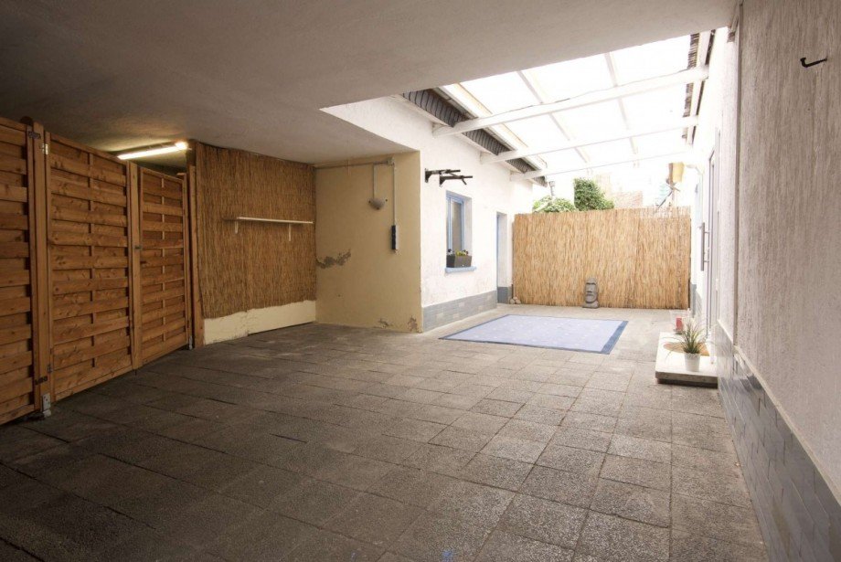 �berdachter Innenhof Haus Okriftel