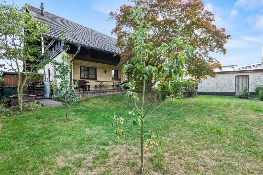 Au�enansicht mit Gartenblick Zweifamilienhaus Erlensee