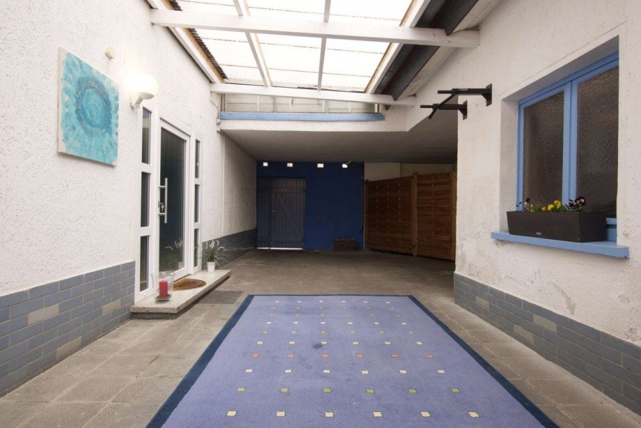 Innenhof mit Abstellm�glichkeiten Haus Okriftel