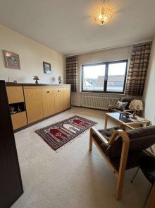 Kinder-/G�stezimmer Obergeschoss Gro�z�giges Reihenendhaus mit Garage, Garten und vielseitig nutzbarem Hobbyraum in Obertshausen