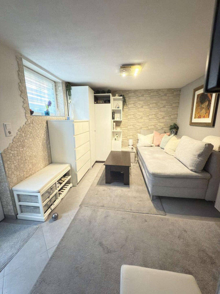 Wohnraum/Schlafzimmer Souterrain-Whg. Mehrfamilienhaus Hattersheim am Main