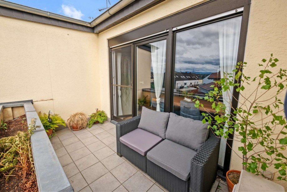 Privater Balkon Dachgeschosswohnung Okriftel