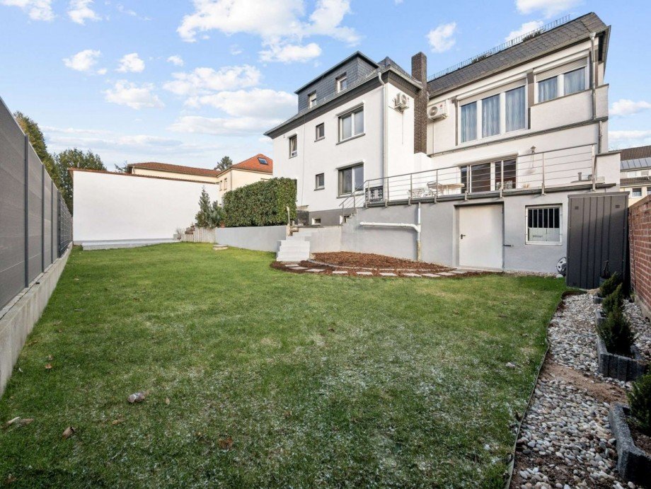 Garten & Hinteransicht Mehrfamilienhaus Hattersheim am Main