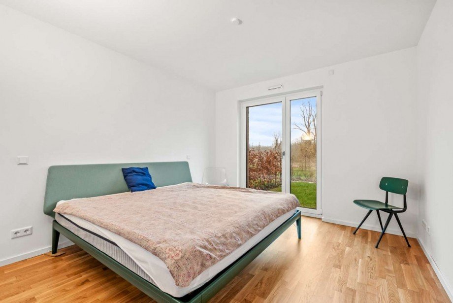 Gro�es Schlafzimmer Erdgeschosswohnung Hattersheim am Main