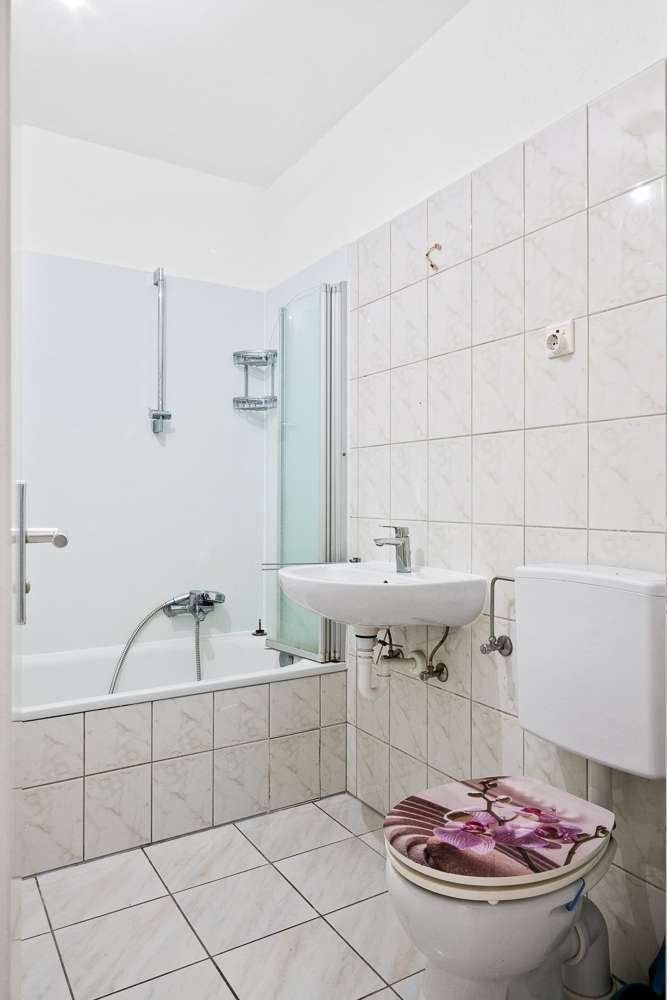 Badezimmer mit Duschwanne Wohnung Eppstein