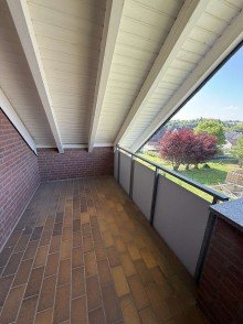 Dach-Loggia Freistehendes EFH mit gro�em Grundst�ck, Doppelgarage und Ausbaureserve im DG
