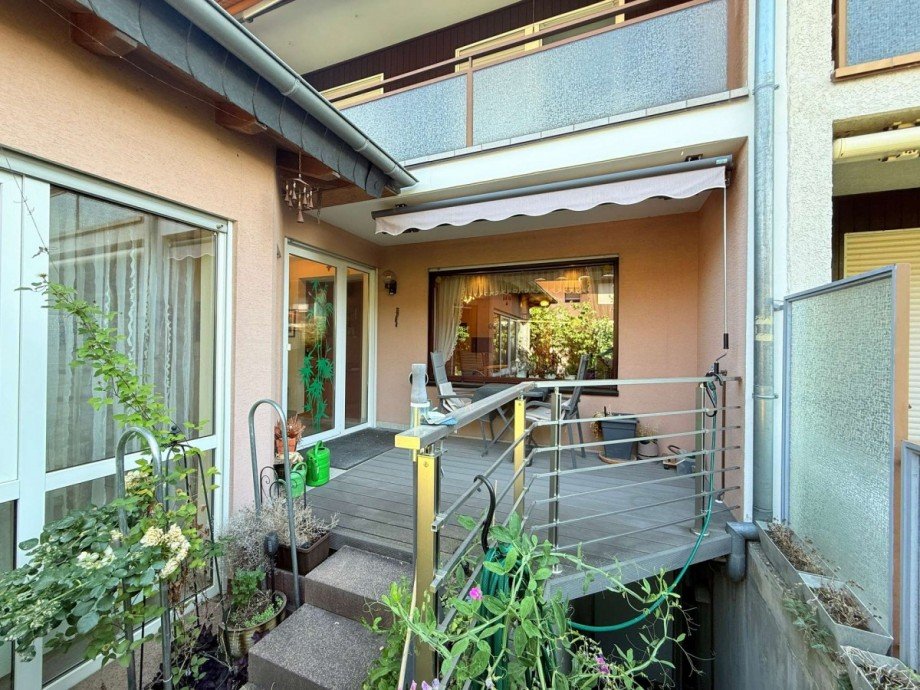 S�d-West-Terrasse im EG Haus Hattersheim am Main