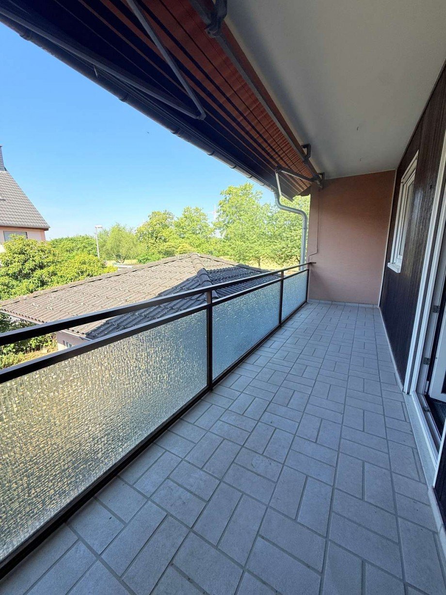 Angrenzender Balkon zum Schlafzimmer im OG Haus Hattersheim am Main