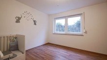 Vielseitige Maisonettwohnung mit 5 Zimmern, 2 Terrassen, 2 Parkpl�tzen sowie 2 Gartenfl�chen