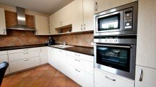 K�che Vielseitige Maisonettwohnung mit 5 Zimmern, 2 Terrassen, 2 Parkpl�tzen sowie 2 Gartenfl�chen
