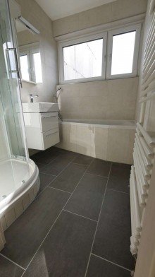  3-Zimmer-Eigentumswohnung in Frankfurt am Main -  gro�er Balkon und zwei Tiefgaragenstellpl�tzen