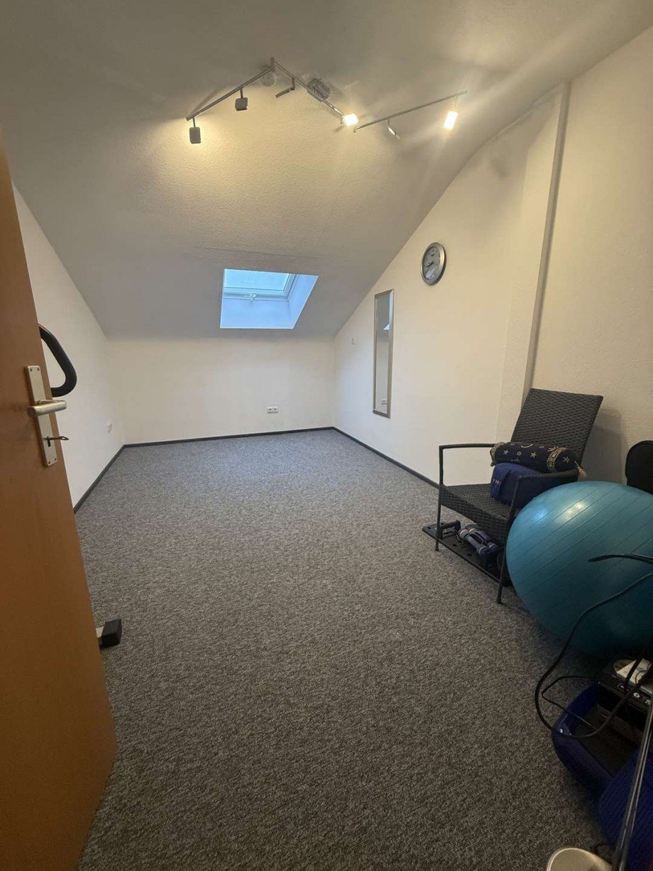 Schlafzimmer in der WHG im DG Haus Hattersheim am Main