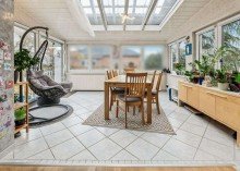 Lichtdurchfluteter Wintergarten Top gepflegtes Einfamilienhaus mit Einliegerwohnung und au�ergew�hnlich gro�em Grundst�ck