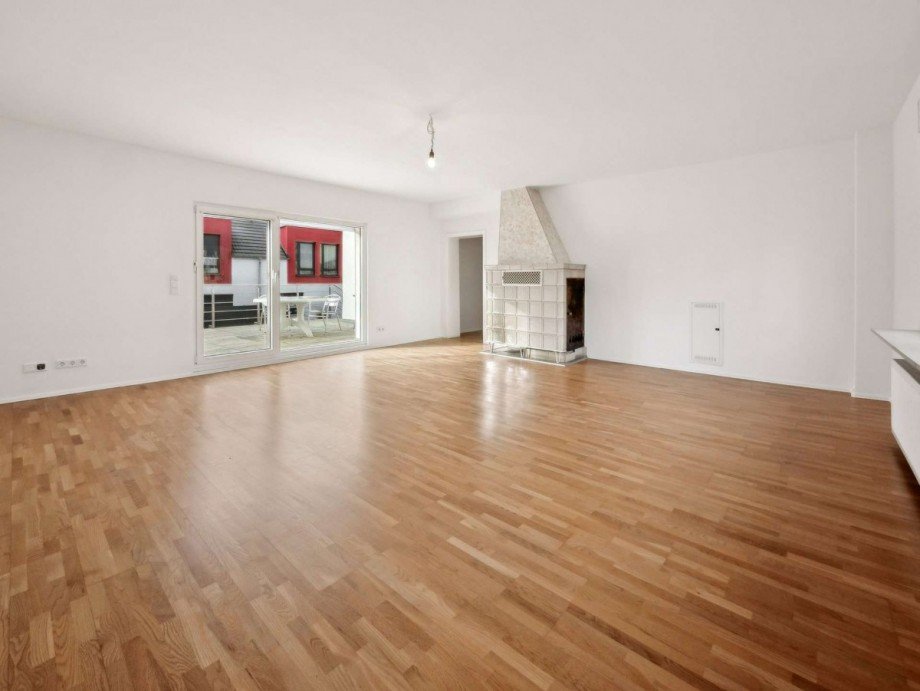 Wohnbereich und Durchgang zur Terrasse EG Mehrfamilienhaus Hattersheim am Main