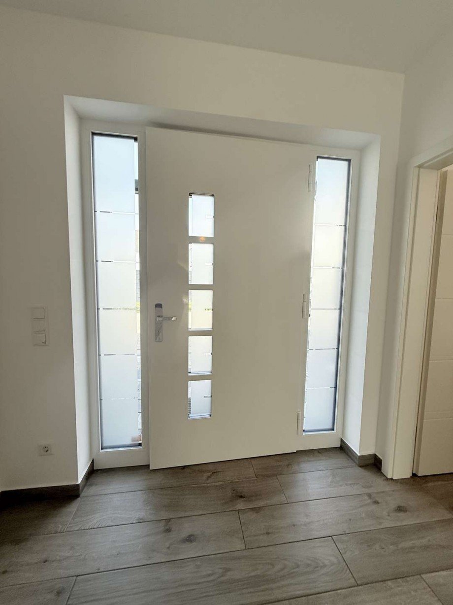 Hochwertige Inotherm-Eingangst�r mit Fingerabdruck-Technologie Einfamilienhaus Mainhausen