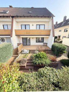 Hinteransicht/Garten Gro�z�giges Reihenendhaus mit Garage, Garten und vielseitig nutzbarem Hobbyraum in Obertshausen