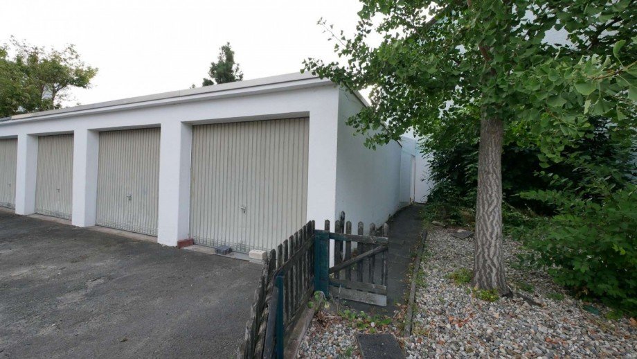 Haus 1: 2 Garagen Haus Okriftel