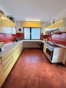 K�che Erdgeschoss Gro�z�giges Reihenendhaus mit Garage, Garten und vielseitig nutzbarem Hobbyraum in Obertshausen