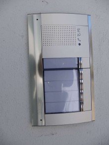  Anlageobjekt- 2 Mehrfamilienh�user mit insgesamt 10 Wohnungen - 6,7% Bruttorendite in Gera