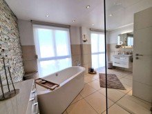 Ebenerdige Dusche Hochwertiges Reihenmittelhaus mit vielen Extras und Sonderausstattung in zentraler Lage von Hanau