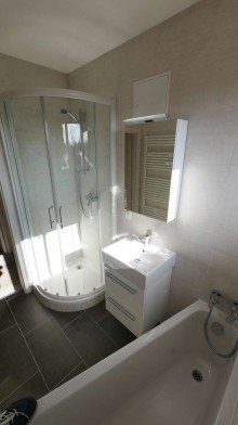  3-Zimmer-Eigentumswohnung in Frankfurt am Main -  gro�er Balkon und zwei Tiefgaragenstellpl�tzen