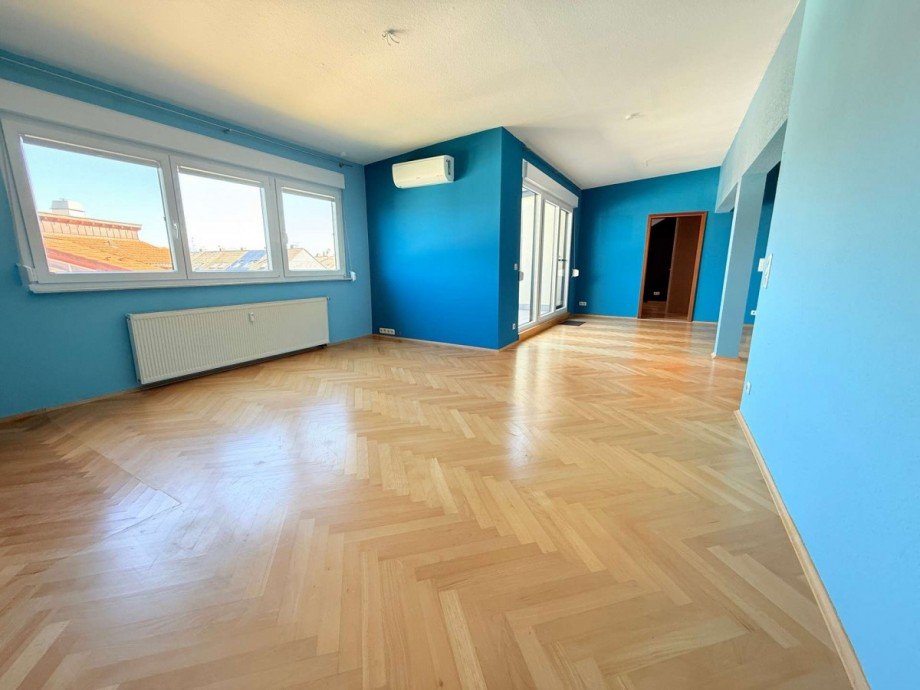 Wohnbereich mit Klimaanlage Dachgeschosswohnung Okriftel