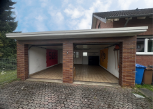 Elektronische Doppelgarage mit Durchgang zum Grundst�ck Freistehendes EFH mit gro�em Grundst�ck, Doppelgarage und Ausbaureserve im DG