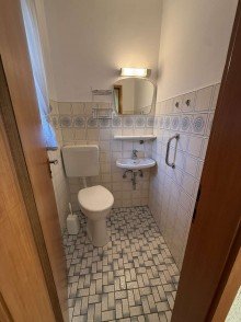 G�ste-WC Gro�z�giges Reihenendhaus mit Garage, Garten und vielseitig nutzbarem Hobbyraum in Obertshausen