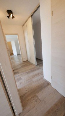  3-Zimmer-Eigentumswohnung in Frankfurt am Main -  gro�er Balkon und zwei Tiefgaragenstellpl�tzen