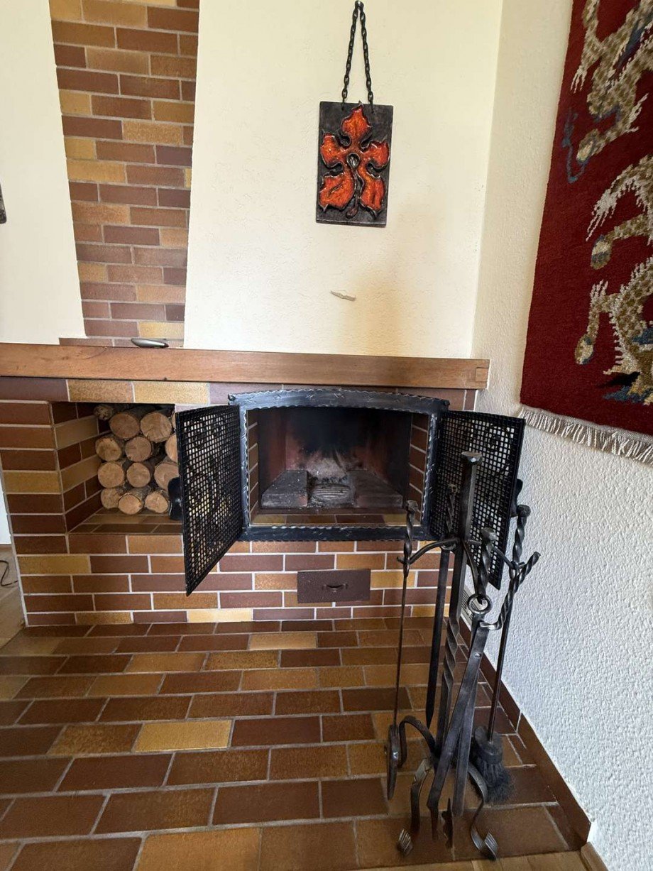 Gemauerter Kamin im Wohnzimmer Haus Obertshausen